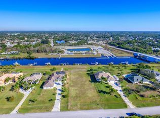 2710 SE Eagle Dr, Pt Saint Lucie, FL 34953