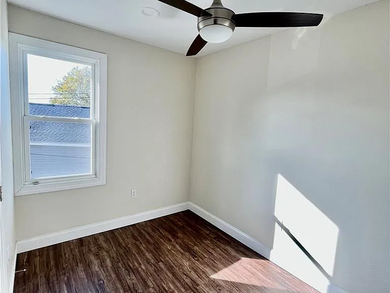5880 Sullivan Trl #B — Photo 5