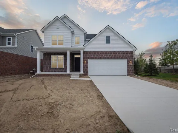 8308 Grove St, Washington, MI 48094