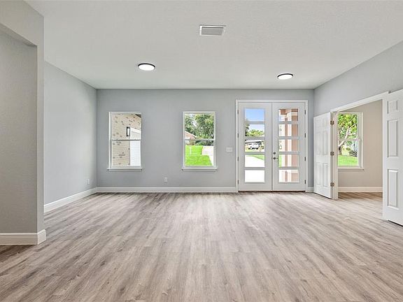 3rd image of 2043 WATERSEDGE DRIVE