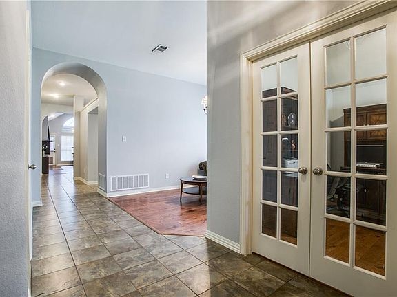 5th image of 2408 Deerwood Dr