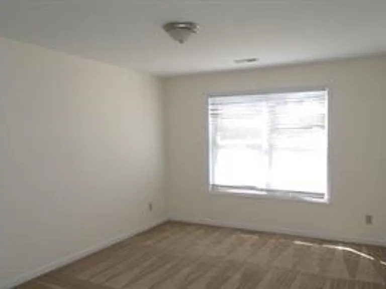 661 Bartons Landing Pl #2 — Photo 10