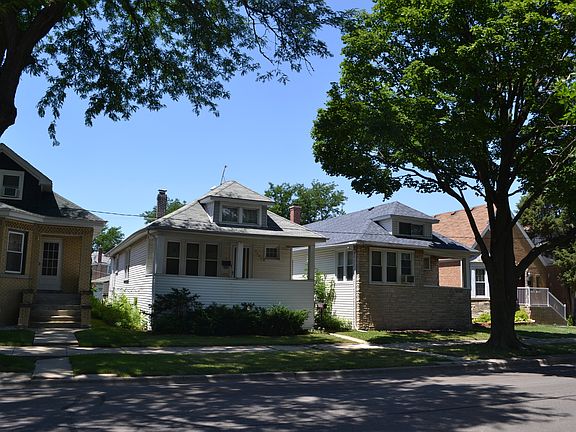 2nd image of 3024 N Newcastle Ave