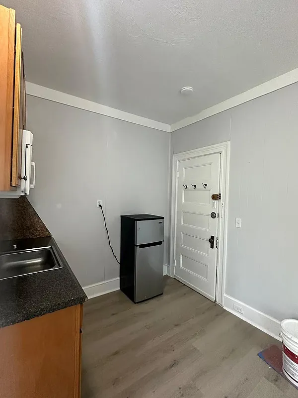 Studio, 500 sqft, $1,050 — Photo 1