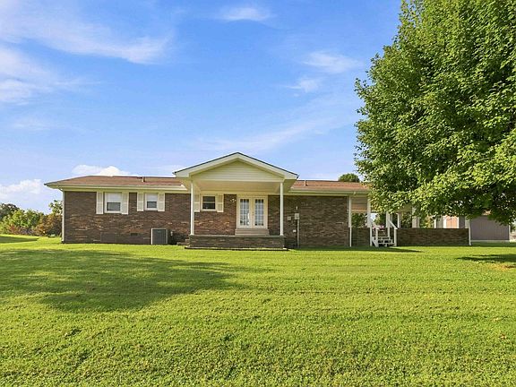3rd image of 26 Emerald Ln