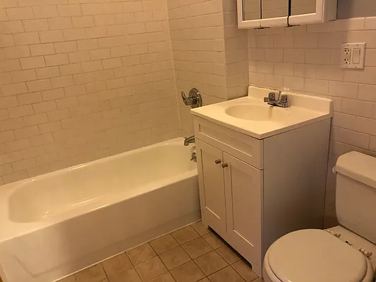 Rented by Premier Metro Realty Corp | media 30