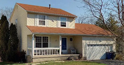 3 bed, 1.5 bath, 1428 sqft, $1,900 — Photo 1