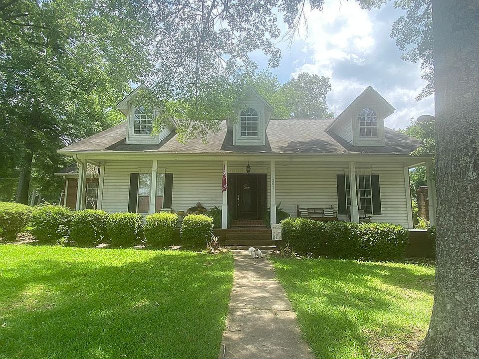 1st image of 301 Linden Cir