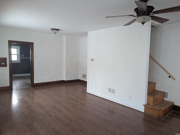 5th image of 336 W Oak St