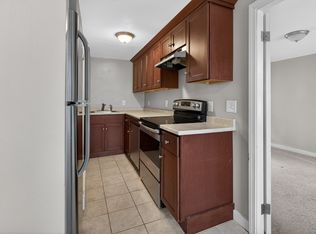 68 Pearl St APT B, Middleboro, MA 02346