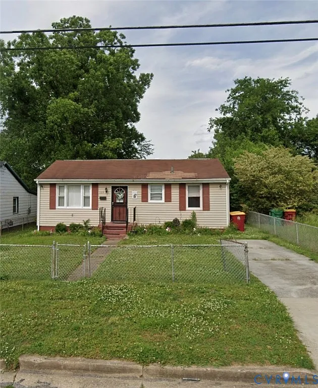 3 bed, 2.0 bath, 960 sqft, $1,800 — Photo 1