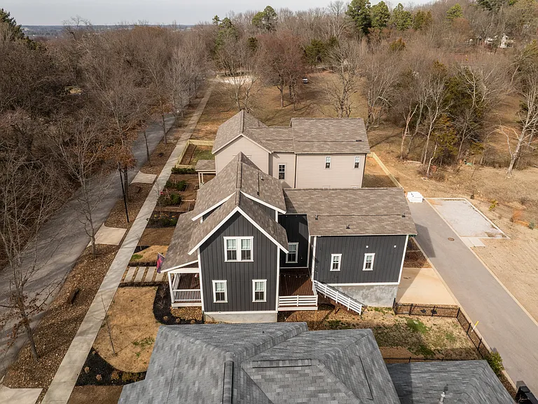 328 N Cross Ave — Photo 4