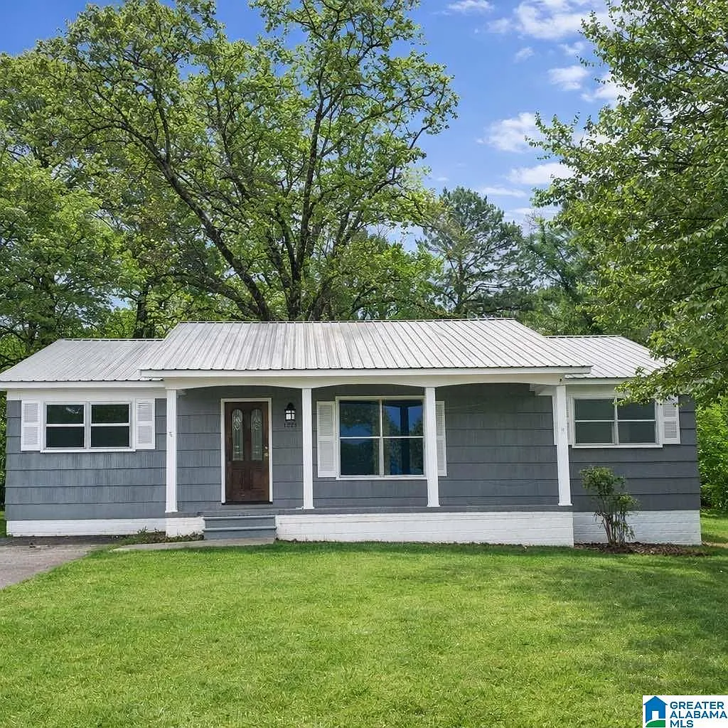 1221 Carol Cir photo 1