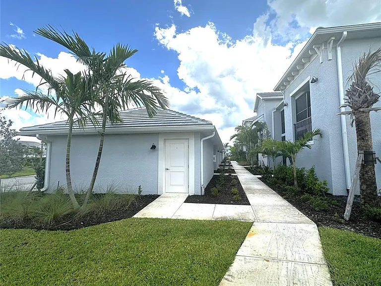 14231 Heritage Landing Blvd #1928 — Photo 26