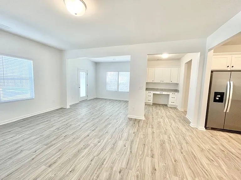 121 Gaelic Dr — Photo 2