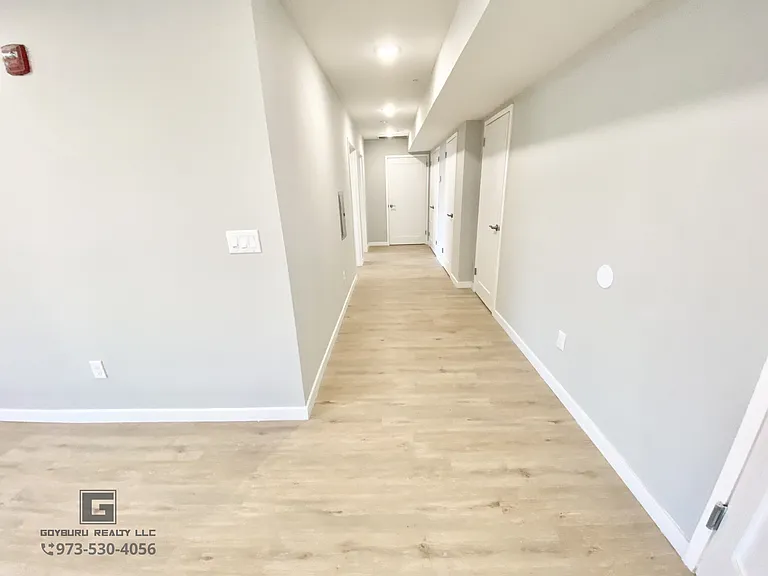 188 Lafayette St #302 — Photo 4