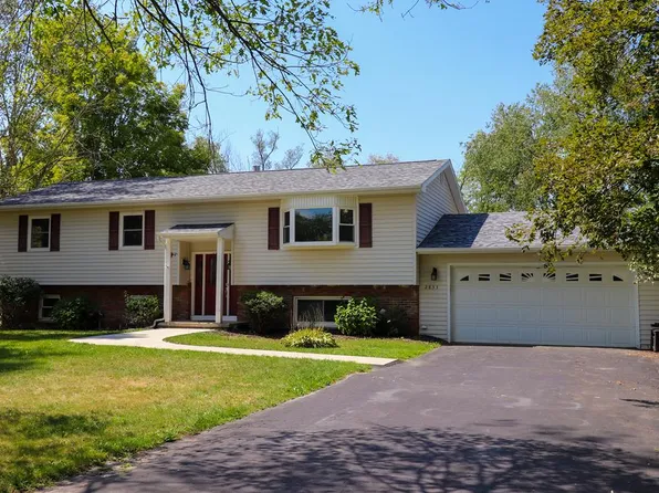 2833 County Line Dr, Big Flats, NY 14814