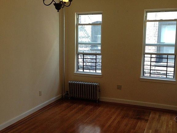 3rd image of 4721 47th St APT 3F