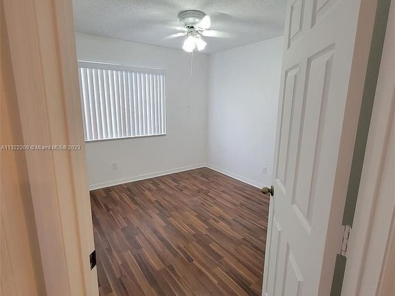 5th image of 636 NW 208th Way #636