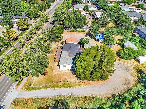 3rd image of 8560 Old Redwood Highway
