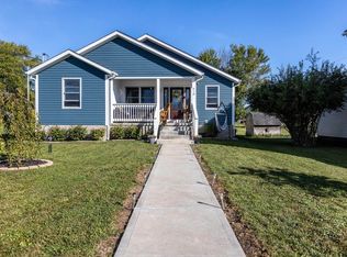 610 W North St, Hebron, OH 43025