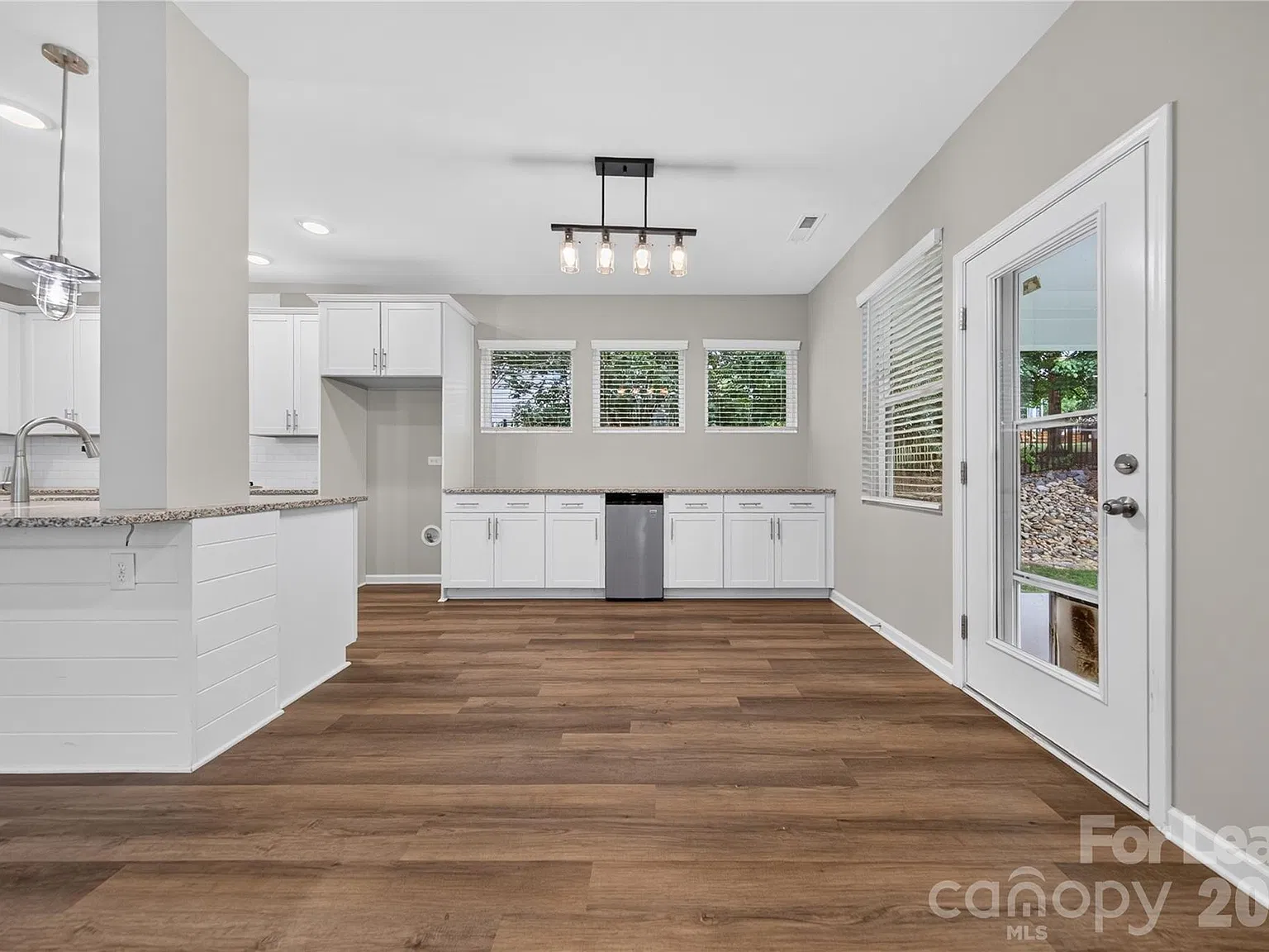 3 bed, 2.5 bath, 2166 sqft, $3,250 — Photo 3