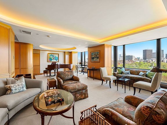 5th image of 2 Commonwealth Ave APT 14B