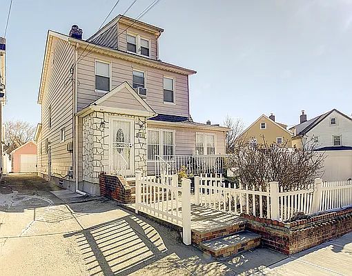 1st image of 11321 Delevan St