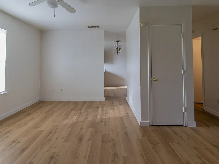 1601 Benttree Dr #3 — Photo 5