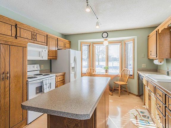 2nd image of 105 Gladstone Dr