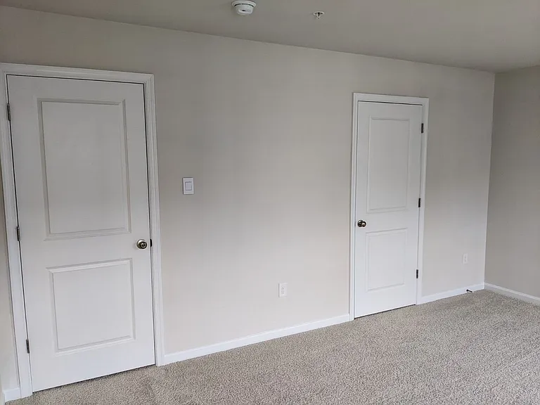 2005 Pomona Way — Photo 33