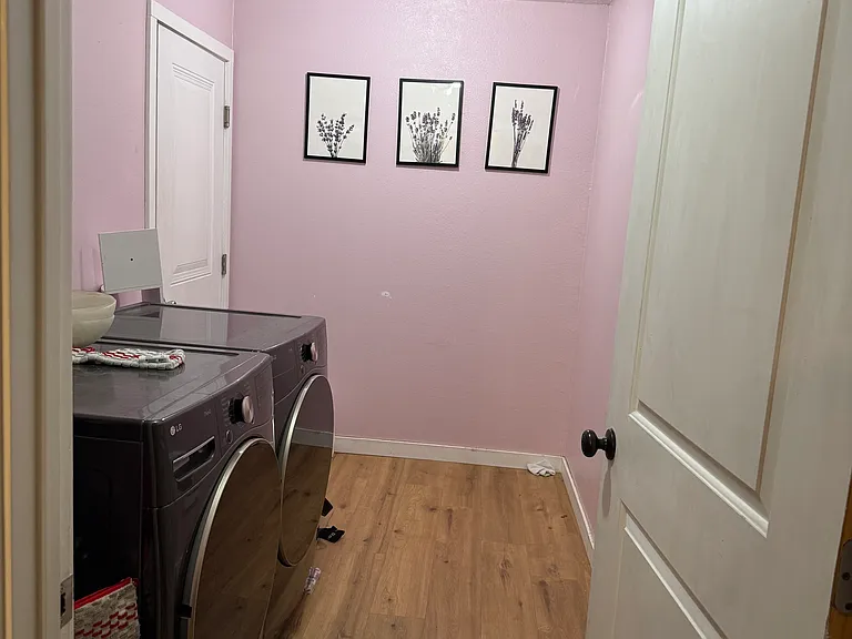 305 SW Ewen St — Photo 8