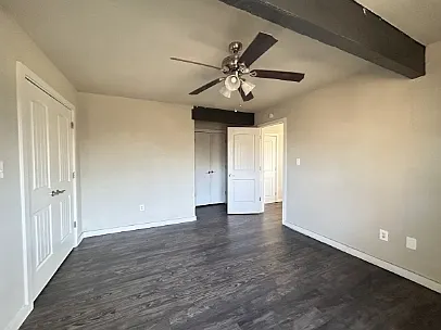 970 N Lewis Ave — Photo 8