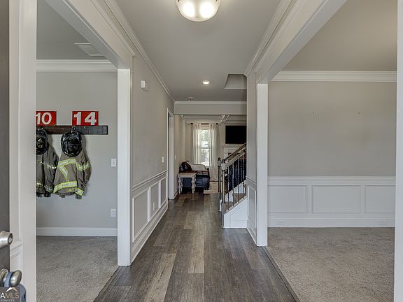 4th image of 62 Sandhill Ln