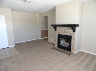 10005 NW Jones Dr APT D, Parkville, MO 64152