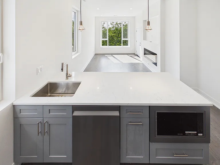 4055 S Prairie Ave #3 — Photo 10