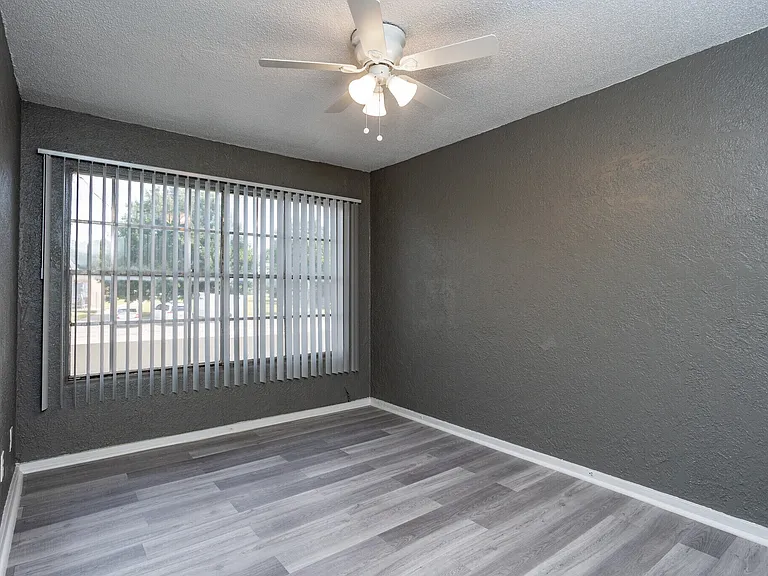 Garland Oaks Apartments — Photo 11