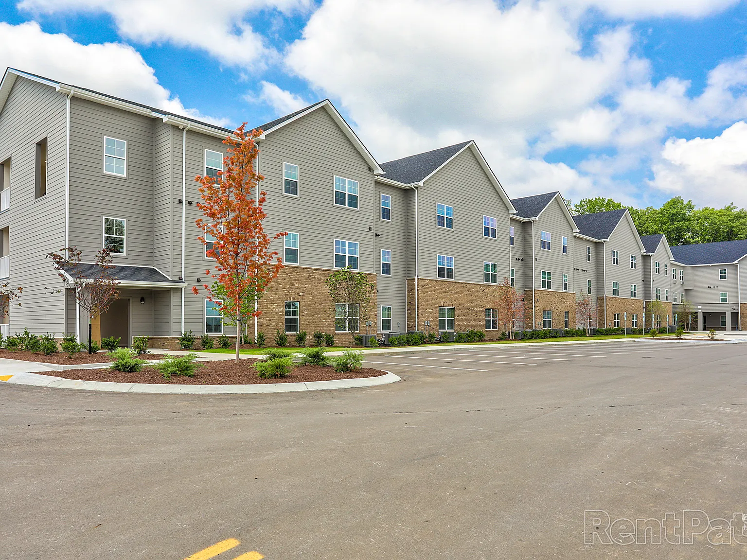 Hummingbird Hill Apartments — Photo 3