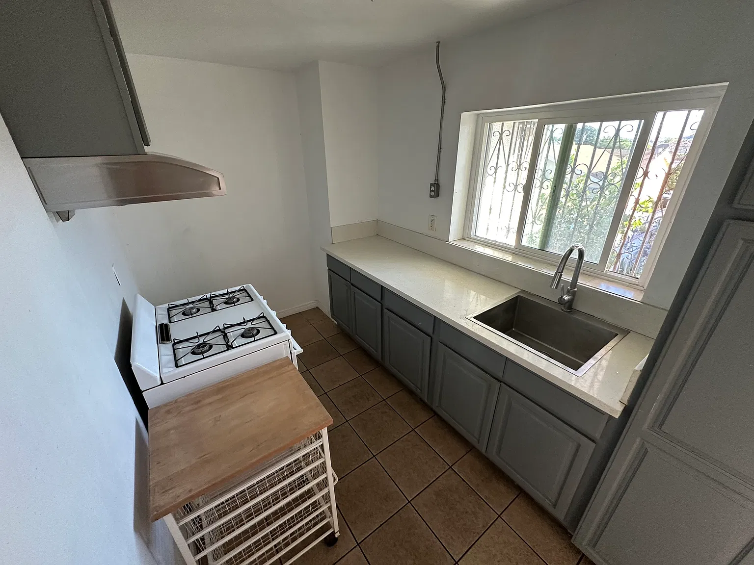 2 bed, 700 sqft, $2,050 — Photo 4