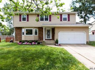 134 Jerusalem Ave, Massapequa, NY 11758