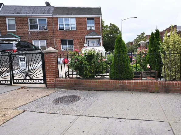 96-02 Astoria Boulevard, East Elmhurst, NY 11369