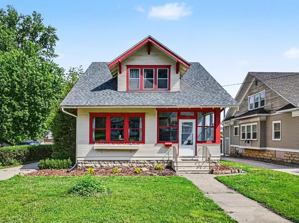 520 E 7th St, Red Wing, MN 55066
