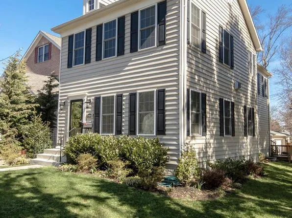 10802 2nd St, Fairfax, VA 22030