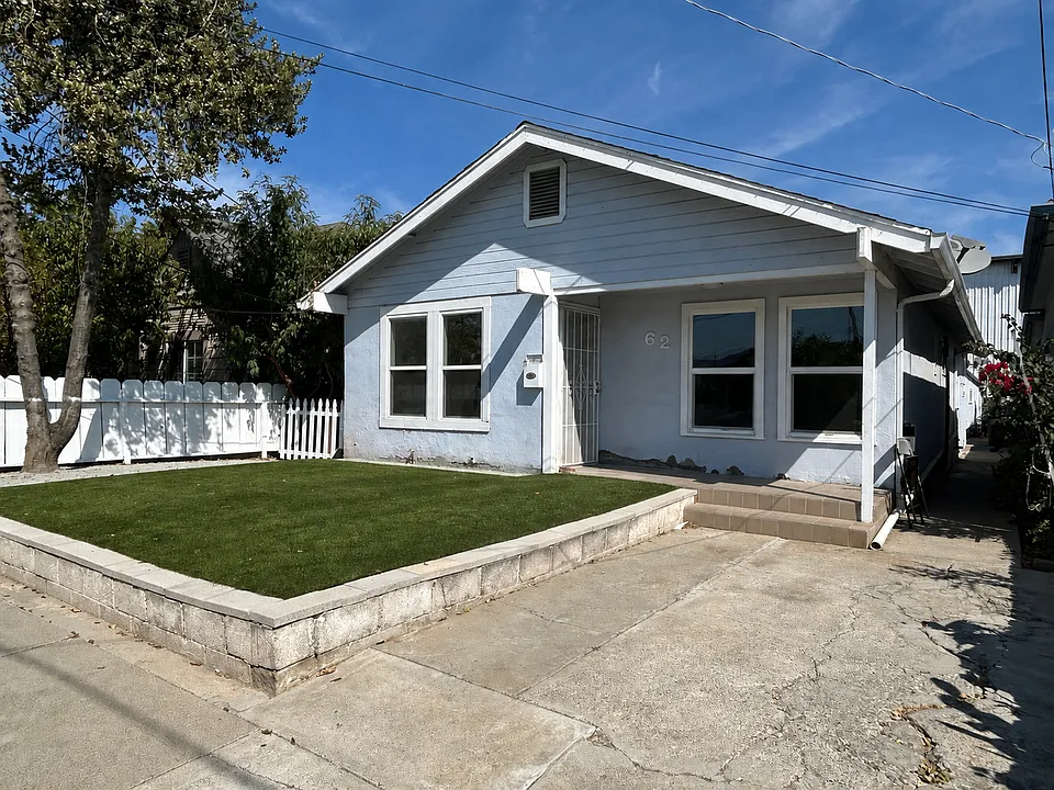 62 Hawkins St