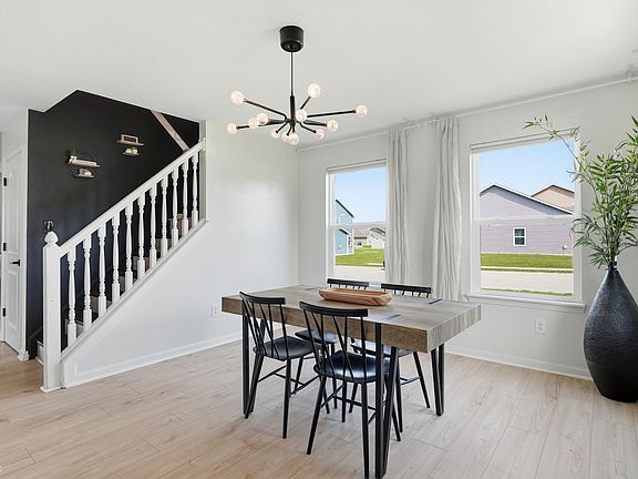 5th image of 184 Thistlewood Dr