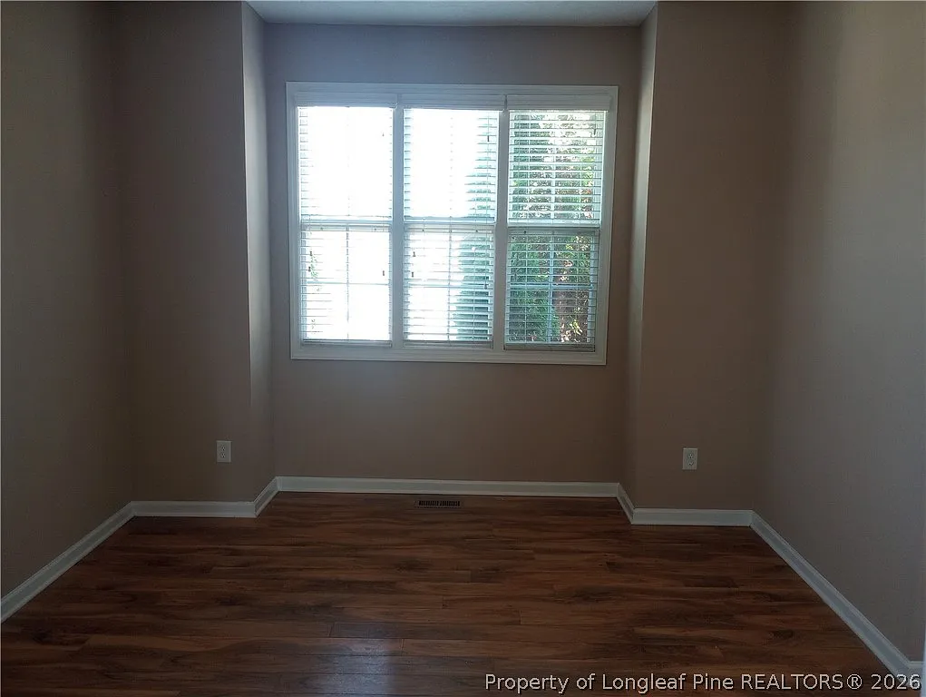 4 bed, 2.5 bath, 2121 sqft, $1,900 — Photo 4