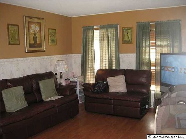 2nd image of 1540 Laguna Ln