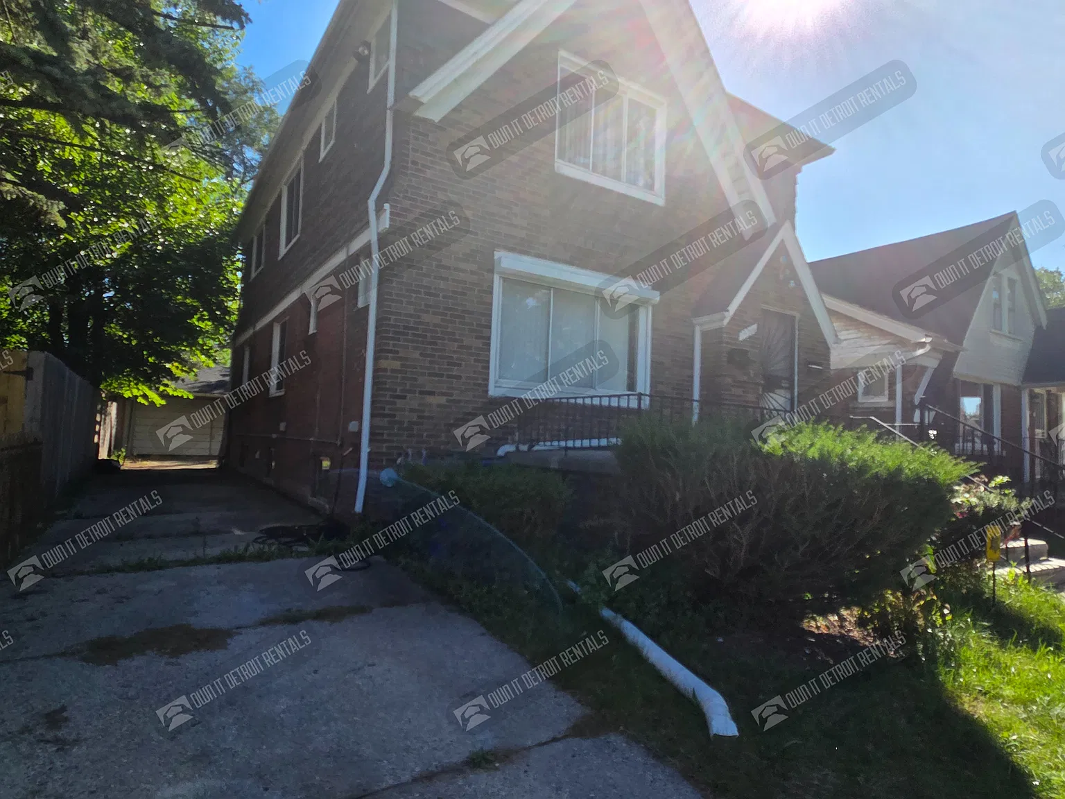 House- Multi Family — Photo 2