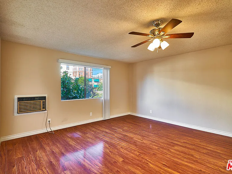 820 S Saint Andrews Pl #203 — Photo 21