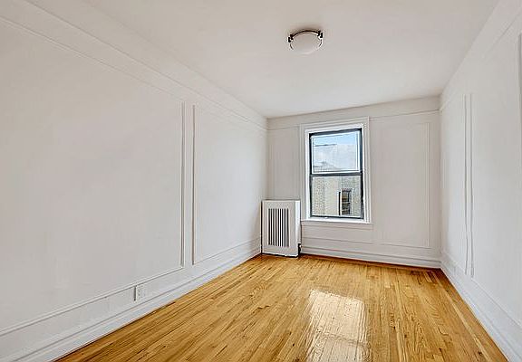 5th image of 3265 Bainbridge Ave APT B54